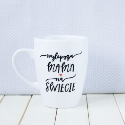 Kubek Najlepsza Mama na świecie – ręcznie zdobiona porcelana Kika Handmade