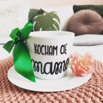 Filiżanka Kocham Cię Mamo – ręcznie zdobiona porcelana Kika Handmade
