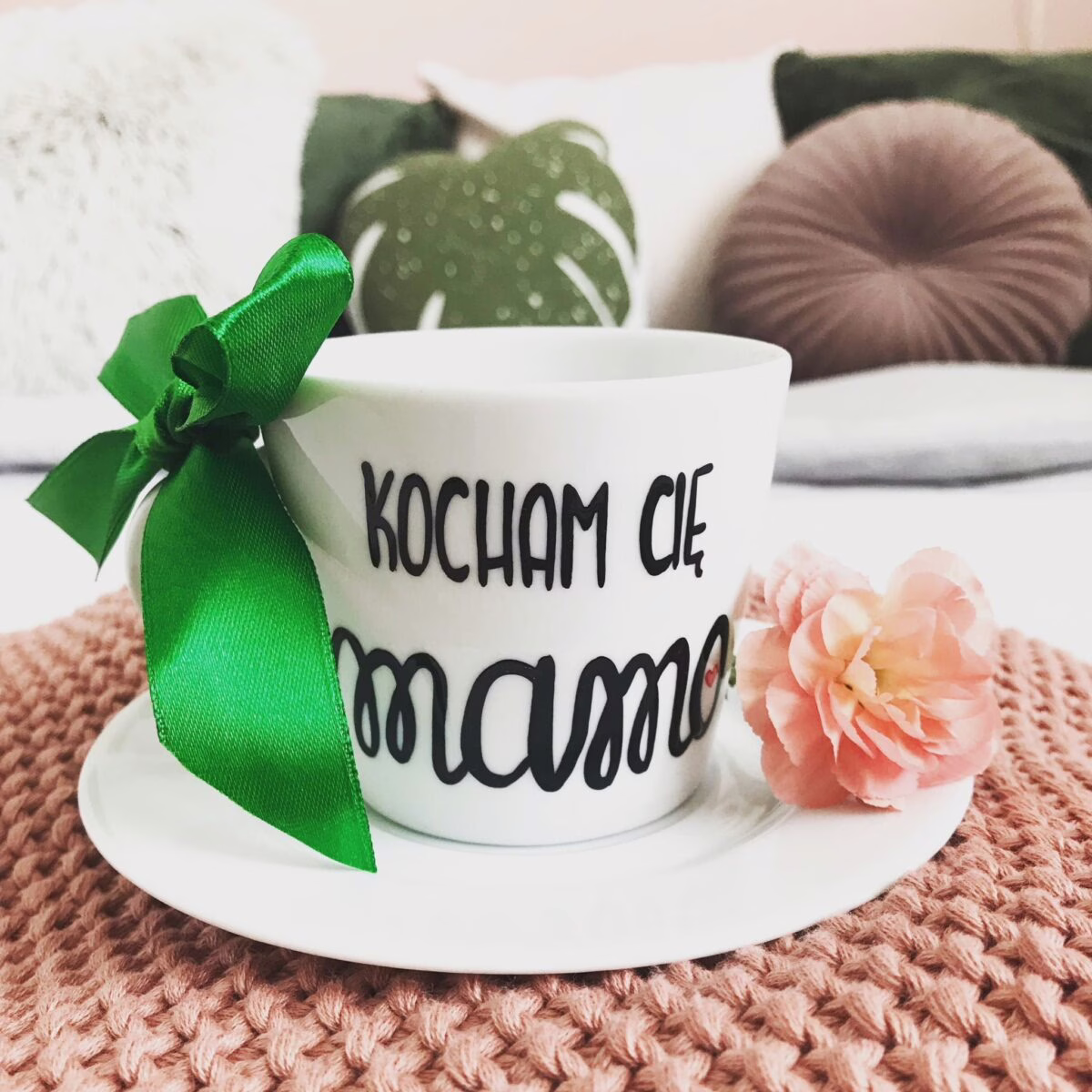 Filiżanka Kocham Cię Mamo – ręcznie zdobiona porcelana Kika Handmade