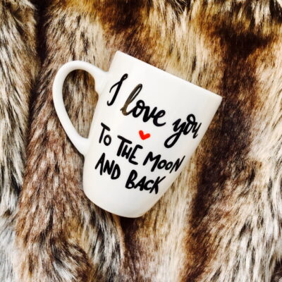 Kubek I love You to the moon and back – ręcznie zdobiona porcelana Kika Handmade