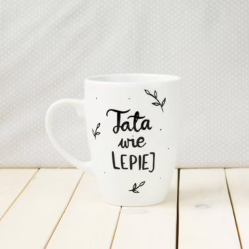 Kubek Tata wie LEPIEJ – ręcznie zdobiona porcelana Kika Handmade