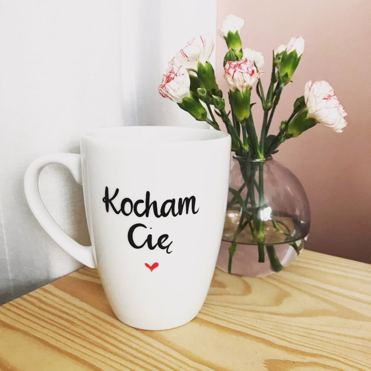 Kubek Kocham Cię – ręcznie zdobiona porcelana Kika Handmade Kubek Kocham Cię – ręcznie zdobiona porcelana Kika Handmade