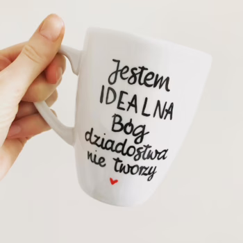 Kubek IDEALNEJ kobiety – ręcznie zdobiona porcelana Kika Handmade