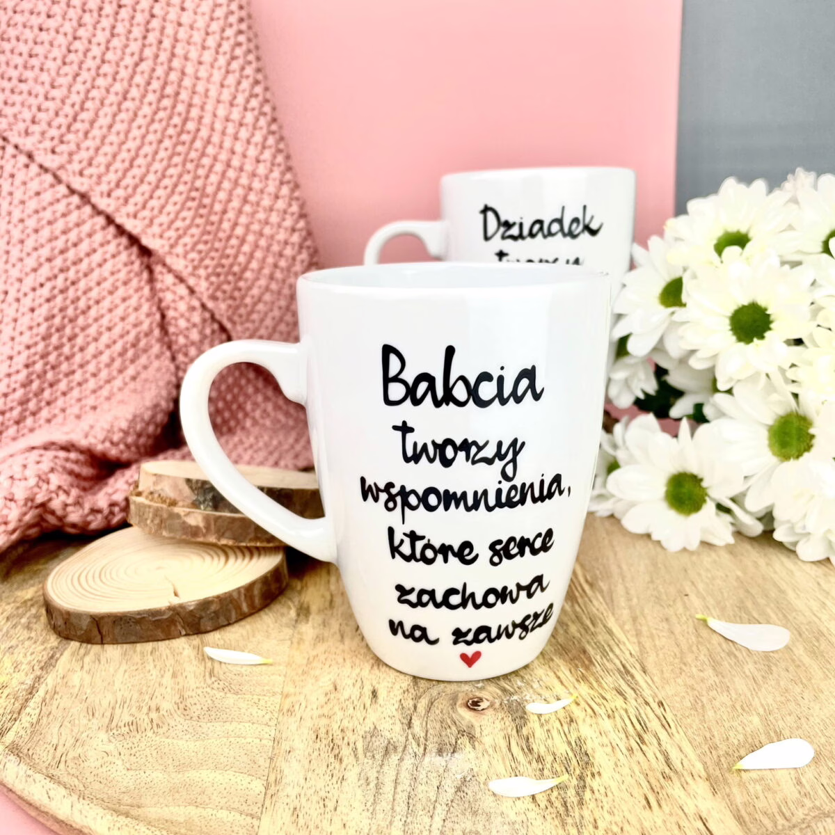 Kubek Babcia tworzy wspomnienia – ręcznie zdobiona porcelana Kika Handmade Kubek Babcia tworzy wspomnienia – ręcznie zdobiona porcelana Kika Handmade