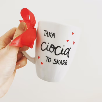 Kubek Ciocia to skarb – ręcznie zdobiona porcelana Kika Handmade
