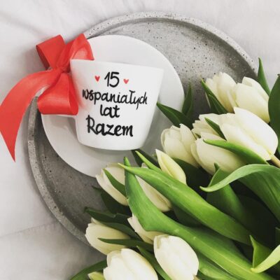 Filiżanka Rocznica – ręcznie zdobiona porcelana Kika Handmade Filiżanka Rocznica – ręcznie zdobiona porcelana Kika Handmade