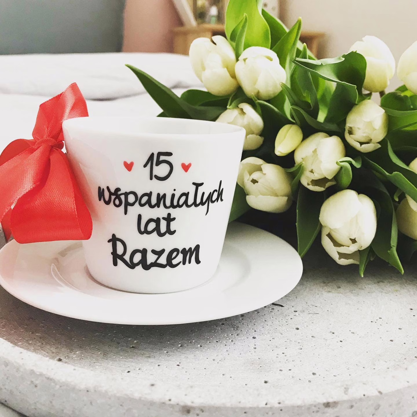 Filiżanka Rocznica – ręcznie zdobiona porcelana Kika Handmade Filiżanka Rocznica – ręcznie zdobiona porcelana Kika Handmade