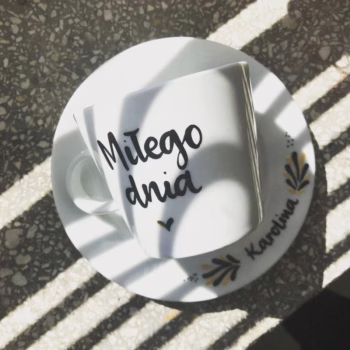 Filiżanka Miłego dnia – ręcznie zdobiona porcelana Kika Handmade