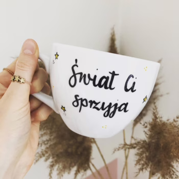 Kubek Świat Ci sprzyja – ręcznie zdobiona porcelana Kika Handmade Kubek Świat Ci sprzyja – ręcznie zdobiona porcelana Kika Handmade