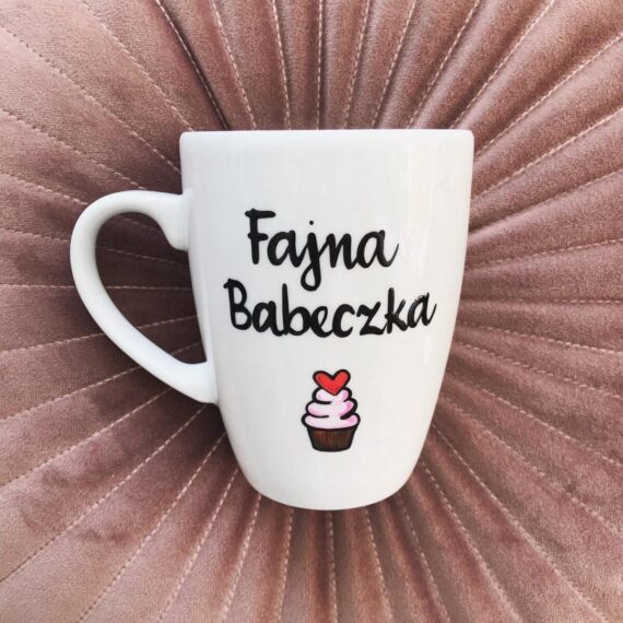 Kubek Fajna babeczka – ręcznie zdobiona porcelana Kika Handmade