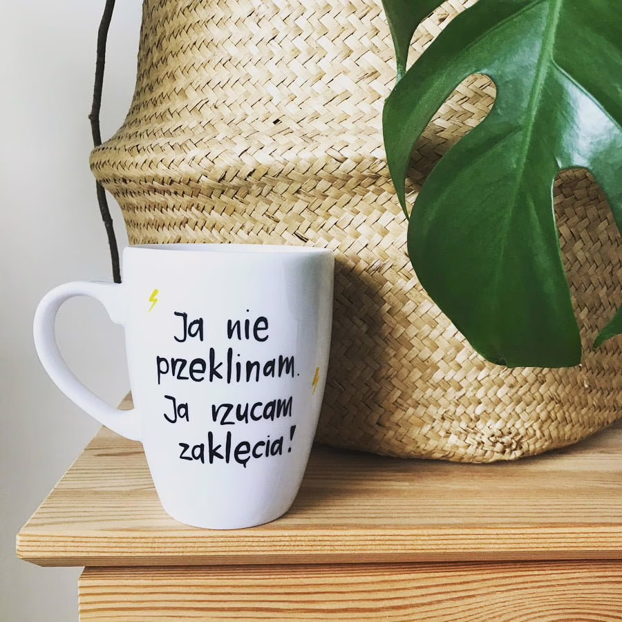 Kubek Ja nie przeklinam ja rzucam zaklęcia – ręcznie zdobiona porcelana Kika Handmade Kubek Ja nie przeklinam ja rzucam zaklęcia – ręcznie zdobiona porcelana Kika Handmade