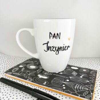 Kubek Pan Inżynier – ręcznie zdobiona porcelana Kika Handmade