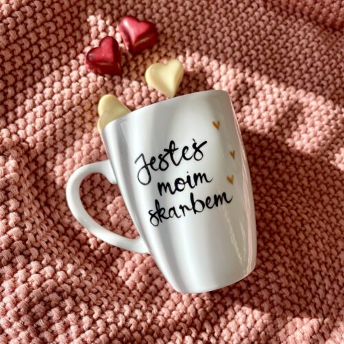 Kubek Jesteś moim skarbem – ręcznie zdobiona porcelana Kika Handmade