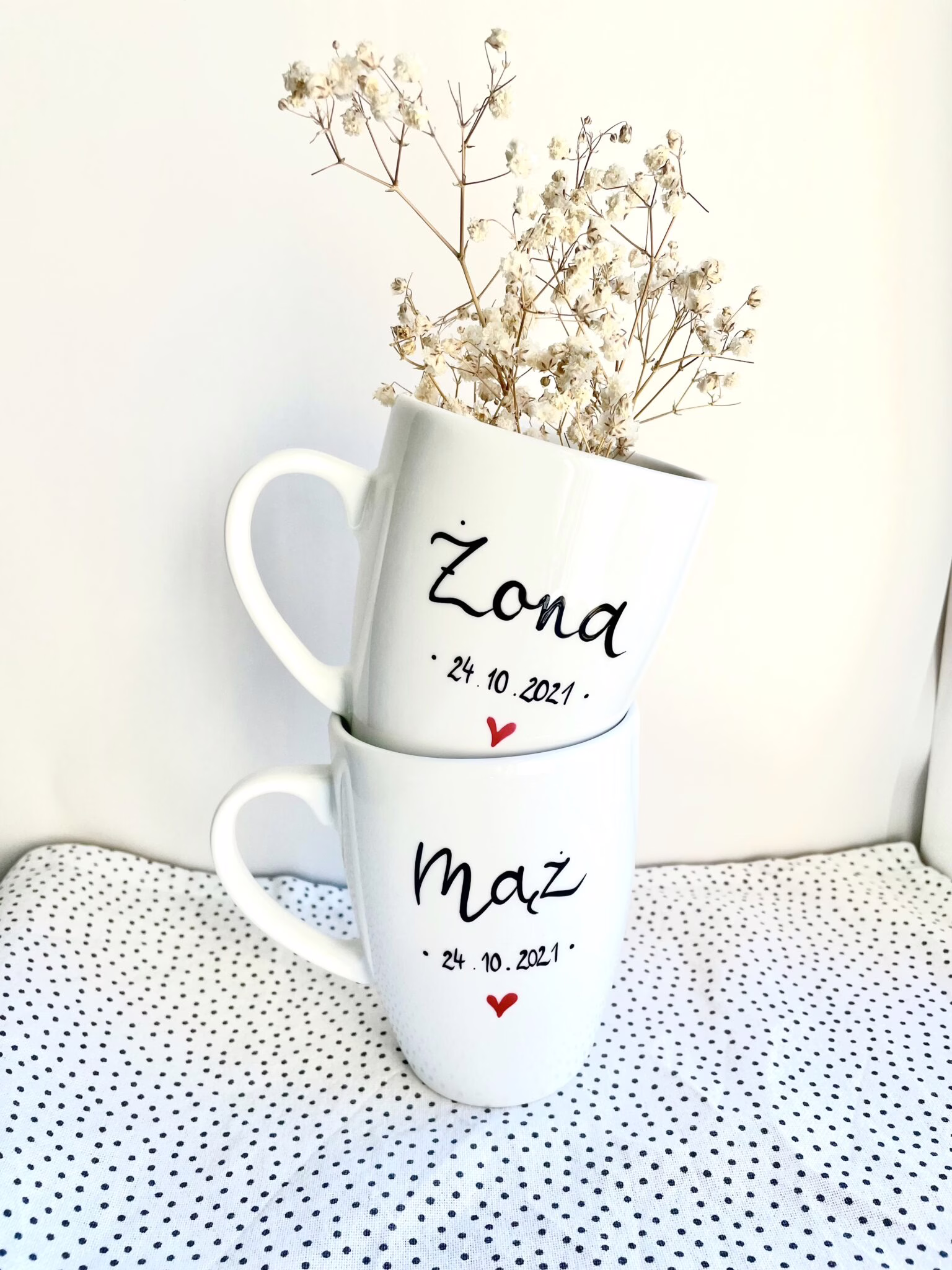 Zestaw kubków żona i mąż – ręcznie zdobiona porcelana Kika Handmade Zestaw kubków żona i mąż – ręcznie zdobiona porcelana Kika Handmade