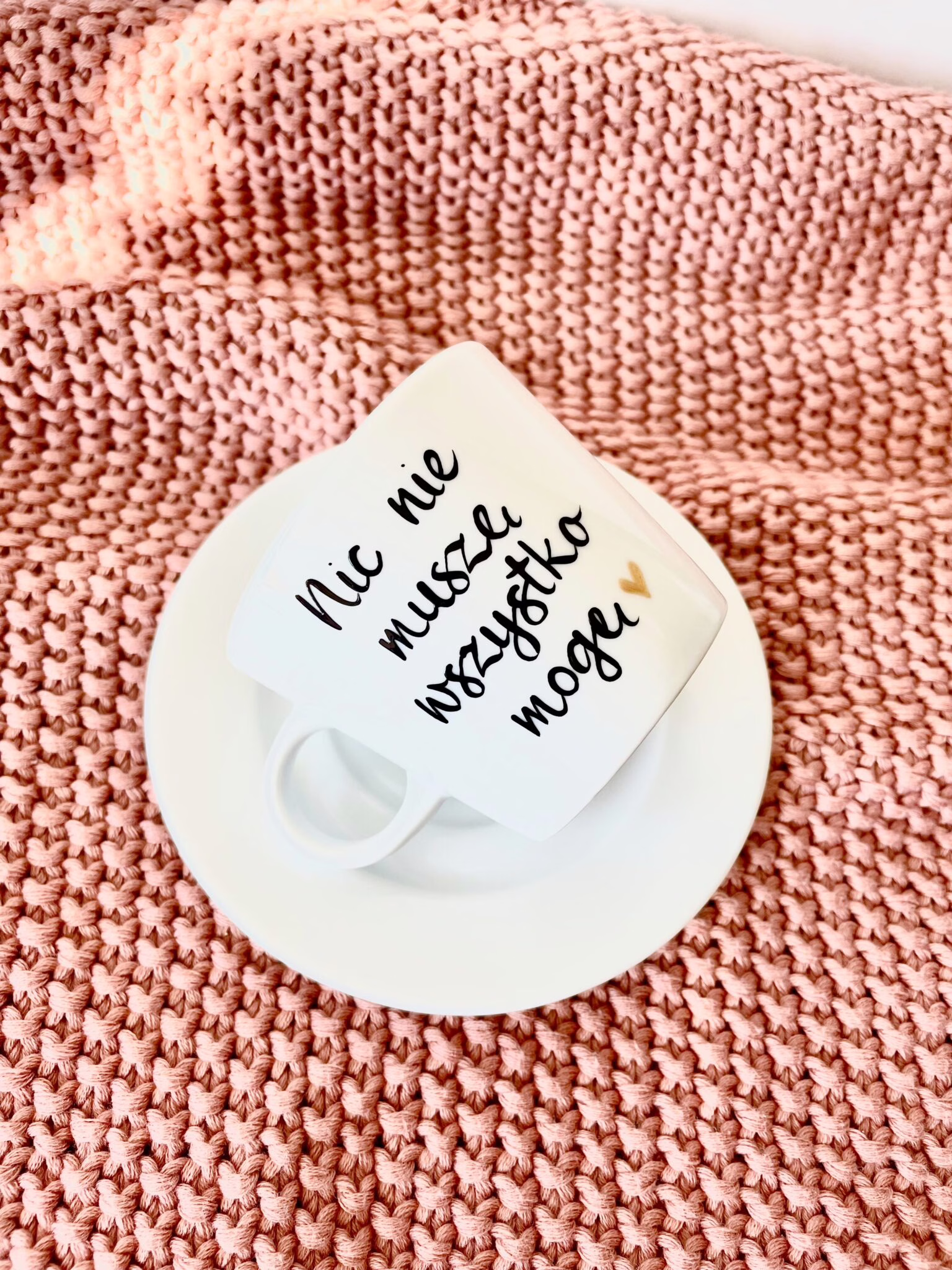 Filiżanka Nic nie muszę wszystko mogę – ręcznie zdobiona porcelana Kika Handmade Filiżanka Nic nie muszę wszystko mogę – ręcznie zdobiona porcelana Kika Handmade