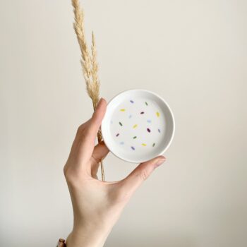 Spodek na torebkę herbaty, drobiazgi Confetti – ręcznie zdobiona porcelana Kika Handmade