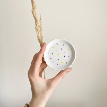 Spodek na torebkę herbaty, drobiazgi Confetti – ręcznie zdobiona porcelana Kika Handmade