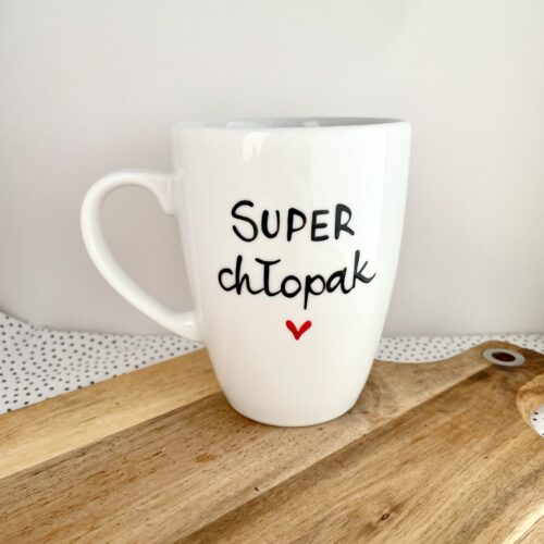 Kubek SUPER chłopak – ręcznie zdobiona porcelana Kika Handmade