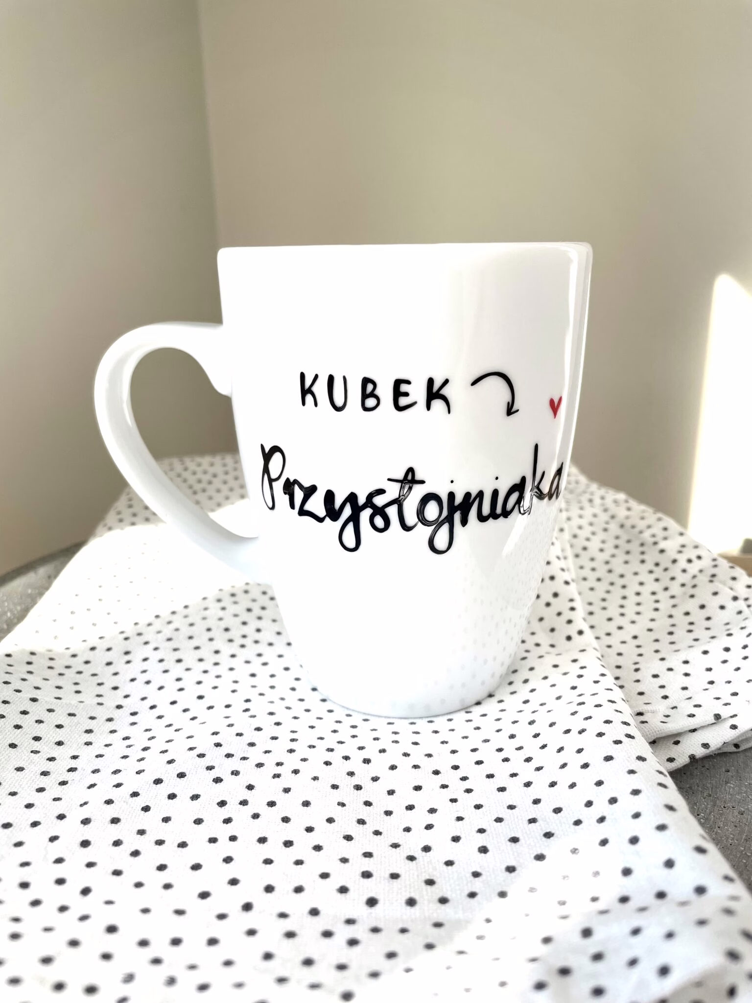 Kubek Przystojniaka – ręcznie zdobiona porcelana Kika Handmade Kubek Przystojniaka – ręcznie zdobiona porcelana Kika Handmade