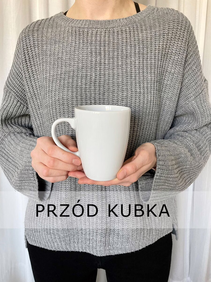Kubek 360 ml z Twoim napisem – ręcznie zdobiona porcelana Kika Handmade