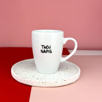Kubek 360 ml z Twoim napisem – ręcznie zdobiona porcelana Kika Handmade