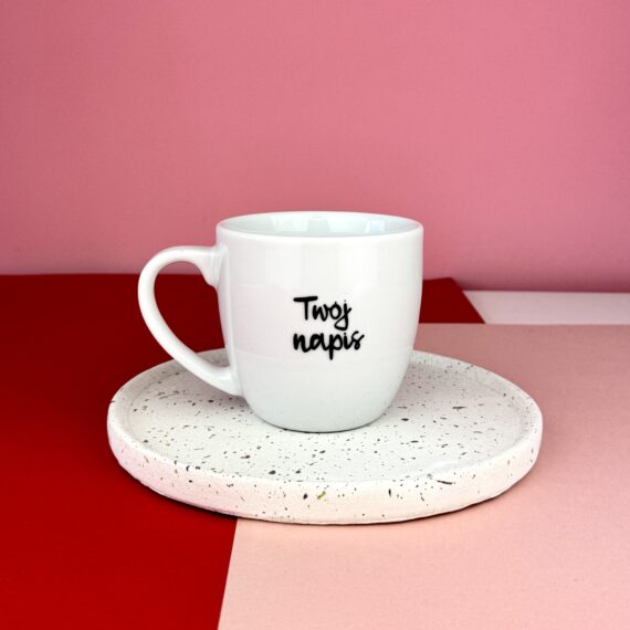 Kubek 300 ml z Twoim napisem – ręcznie zdobiona porcelana Kika Handmade