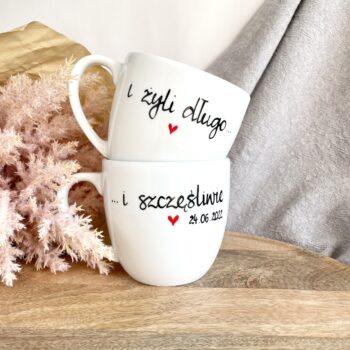 Zestaw kubków I żyli długo i szczęśliwie 300 ml – ręcznie zdobiona porcelana Kika Handmade