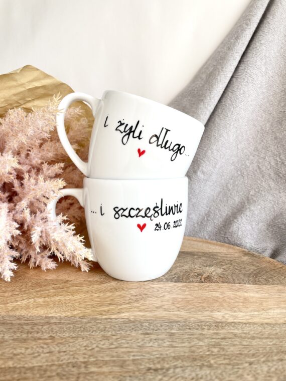 Zestaw kubków I żyli długo i szczęśliwie 300 ml – ręcznie zdobiona porcelana Kika Handmade
