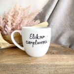 Kubek Eliksir cierpliwości 300 ml – ręcznie zdobiona porcelana Kika Handmade