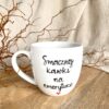 Kubek Smacznej kawki na emeryturze 300 ml – ręcznie zdobiona porcelana Kika Handmade