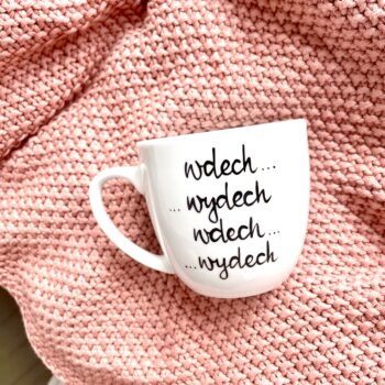Kubek Wdech, wydech 300 ml – ręcznie zdobiona porcelana Kika Handmade