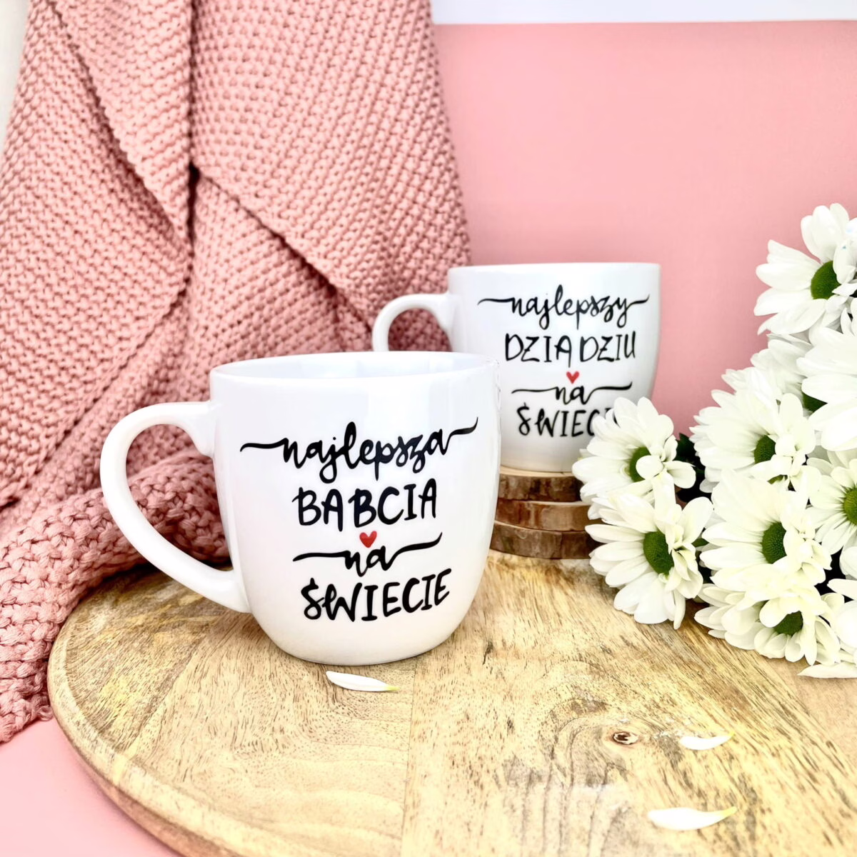 Kubek Najlepsza Babcia na Świecie 300 ml – ręcznie zdobiona porcelana Kika Handmade Kubek Najlepsza Babcia na Świecie 300 ml – ręcznie zdobiona porcelana Kika Handmade