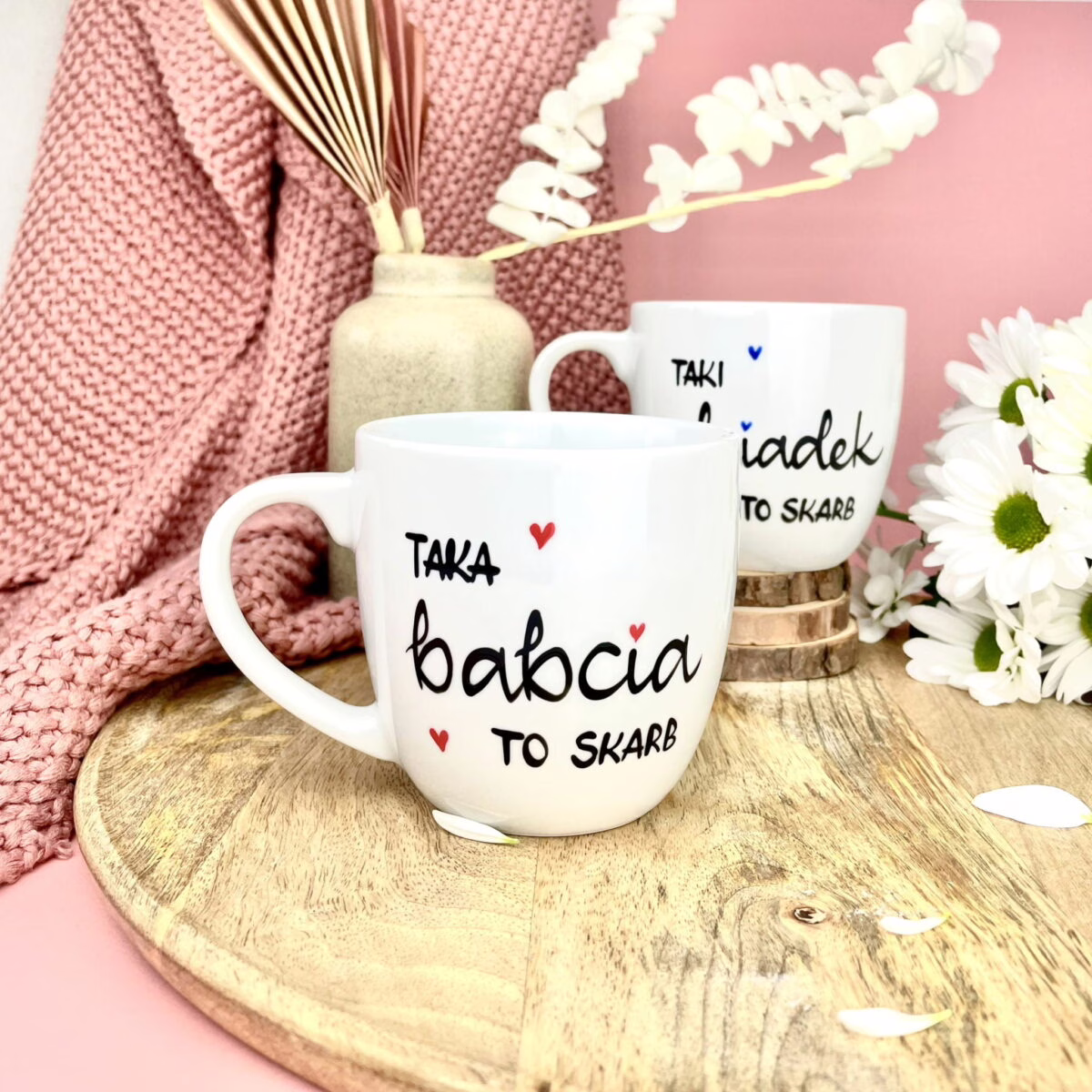 Kubek Taka Babcia to skarb 300 ml – ręcznie zdobiona porcelana Kika Handmade Kubek Taka Babcia to skarb 300 ml – ręcznie zdobiona porcelana Kika Handmade