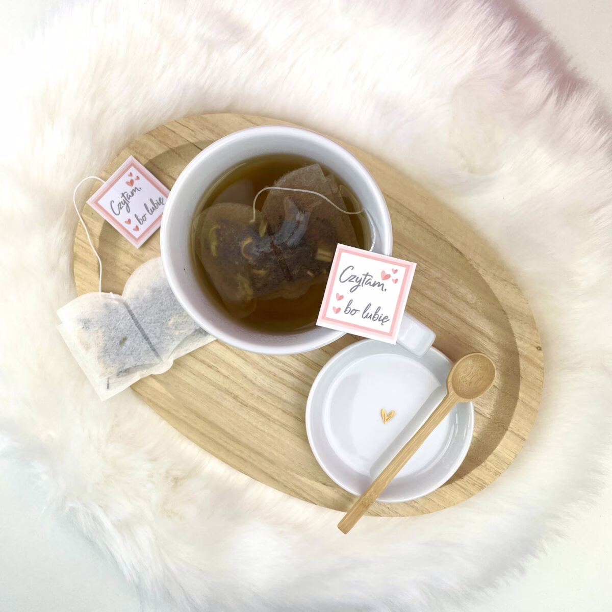 Herbata w kształcie książki – ręcznie zdobiona porcelana Kika Handmade
