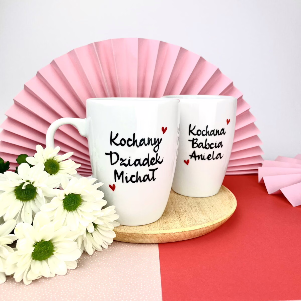 Zestaw kubków dla kochanych dziadków z imionami – ręcznie zdobiona porcelana Kika Handmade Zestaw kubków dla kochanych dziadków z imionami – ręcznie zdobiona porcelana Kika Handmade
