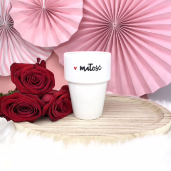 Kubek Miłość – ręcznie zdobiona porcelana Kika Handmade
