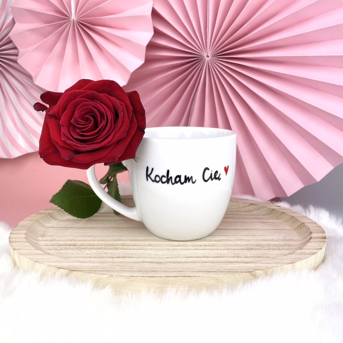 Kubek Kocham Cię 300 ml – ręcznie zdobiona porcelana Kika Handmade Kubek Kocham Cię 300 ml – ręcznie zdobiona porcelana Kika Handmade