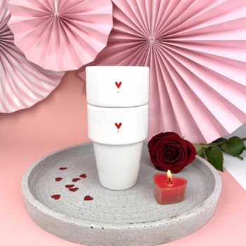 Zestaw kubków bez ucha z czerwonym sercem – ręcznie zdobiona porcelana Kika Handmade