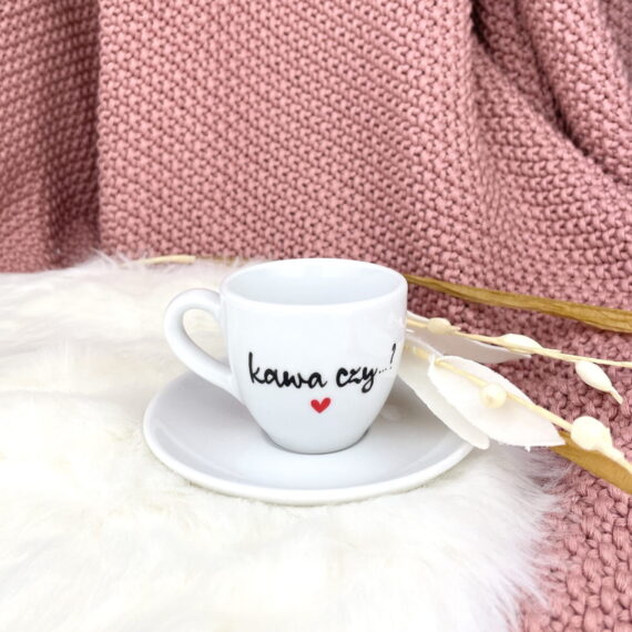 Filiżanka espresso z napisem – „Kawa czy … ?” – ręcznie zdobiona porcelana Kika Handmade