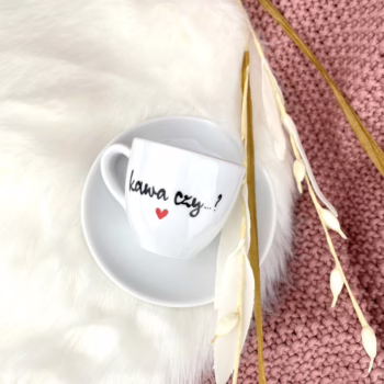 Filiżanka espresso z napisem – „Kawa czy … ?” – ręcznie zdobiona porcelana Kika Handmade