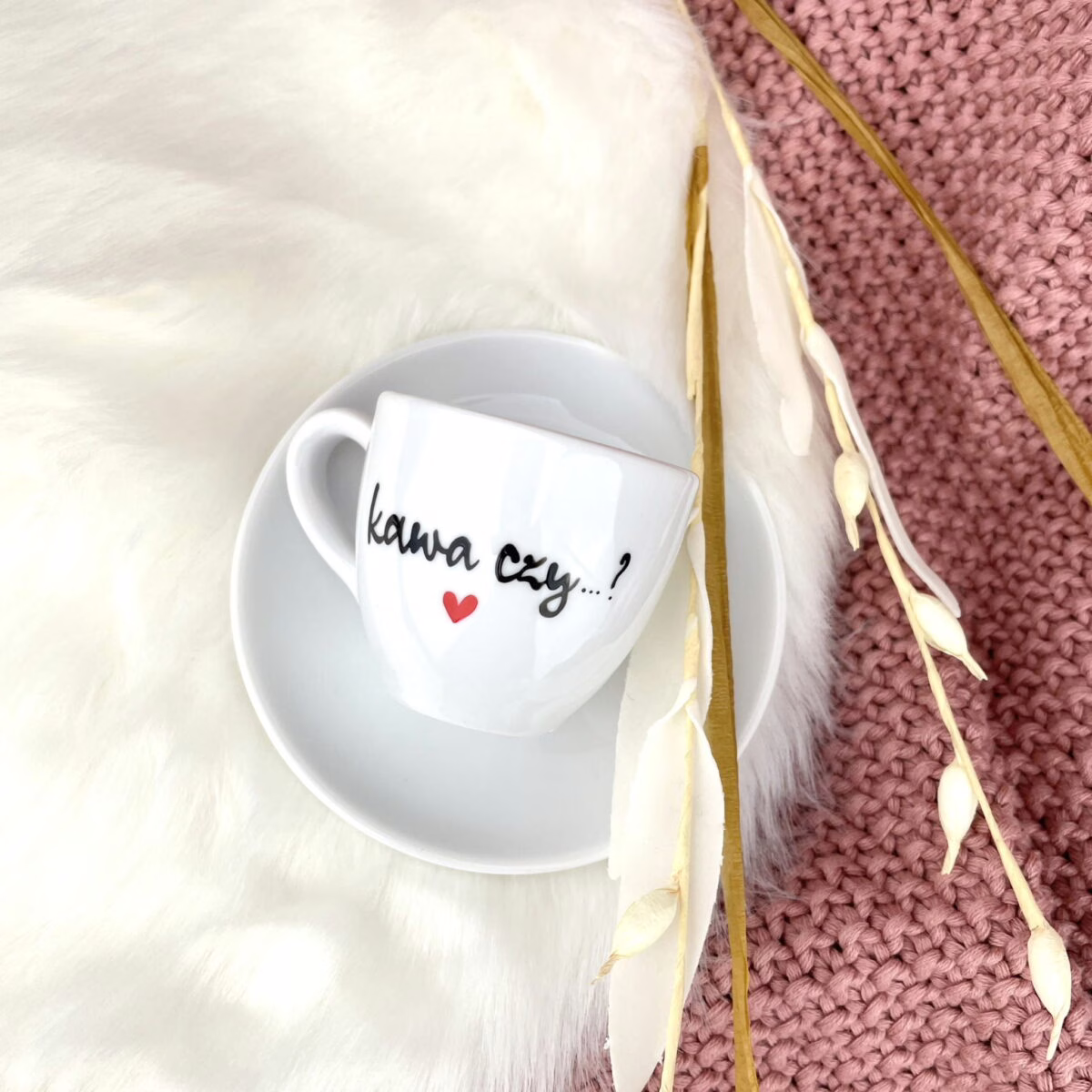 Filiżanka espresso z napisem – „Kawa czy … ?” – ręcznie zdobiona porcelana Kika Handmade