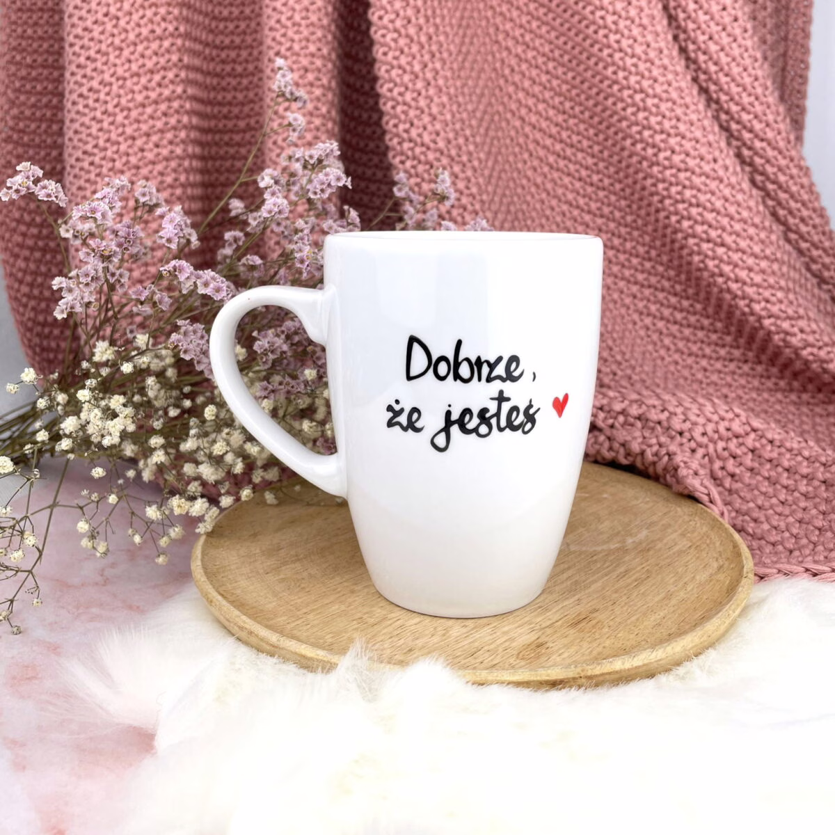 Kubek Dobrze, że jesteś – ręcznie zdobiona porcelana Kika Handmade Kubek Dobrze, że jesteś – ręcznie zdobiona porcelana Kika Handmade