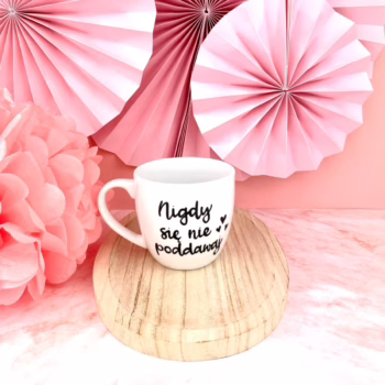 Kubek Nigdy się nie poddawaj 300 ml – ręcznie zdobiona porcelana Kika Handmade