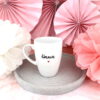 Kubek z imieniem 360 ml – ręcznie zdobiona porcelana Kika Handmade