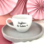 Kubek 500 ml – Czytam, bo lubię – ręcznie zdobiona porcelana Kika Handmade