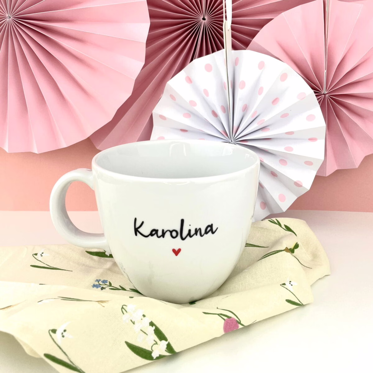 Kubek z imieniem 1l – ręcznie zdobiona porcelana Kika Handmade