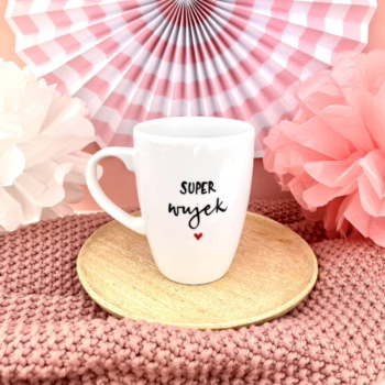 Kubek Super wujek – ręcznie zdobiona porcelana Kika Handmade