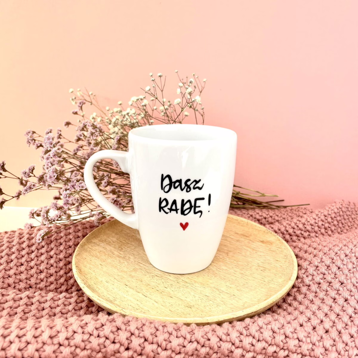 Kubek Dasz radę – ręcznie zdobiona porcelana Kika Handmade Kubek Dasz radę – ręcznie zdobiona porcelana Kika Handmade