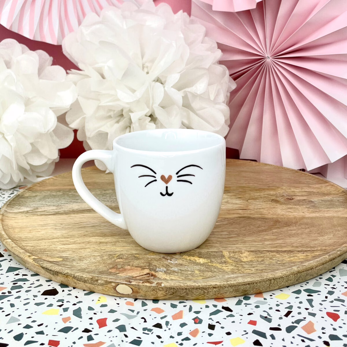 Kubek 300 ml – Koci pyszczek – ręcznie zdobiona porcelana Kika Handmade Kubek 300 ml – Koci pyszczek – ręcznie zdobiona porcelana Kika Handmade