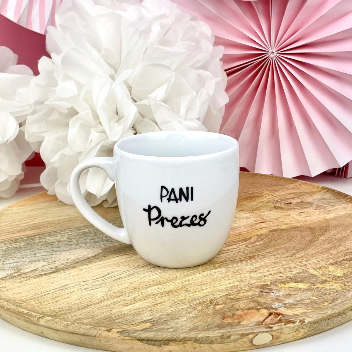 Kubek 300 ml – Pani Prezes – ręcznie zdobiona porcelana Kika Handmade Kubek 300 ml – Pani Prezes – ręcznie zdobiona porcelana Kika Handmade